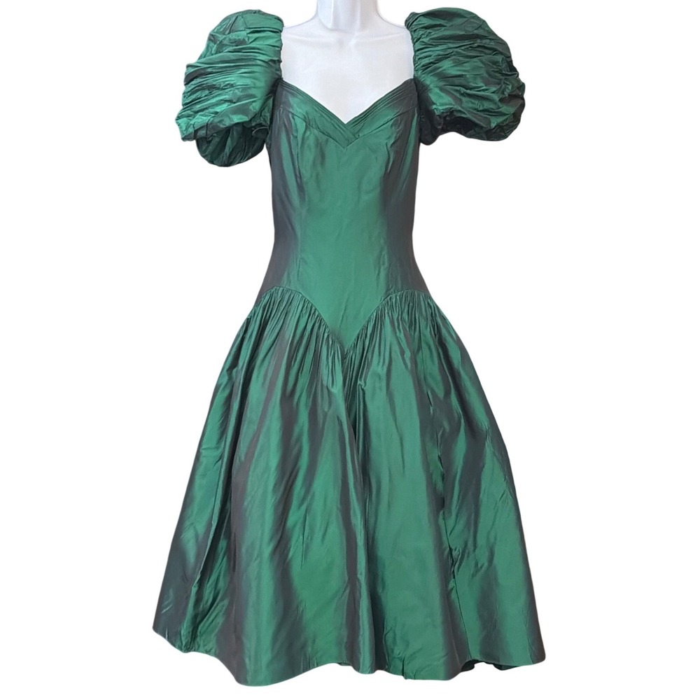 80s Vintage Unbranded Taffeta Gown Emerald Puff Sleeve Regencycore Dark Romance